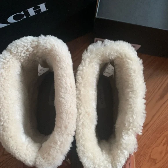 Coach Winter Boots - Picture 4 of 16